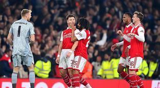 競爭激烈的 競爭激烈的